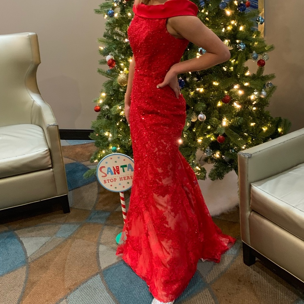 Red 2 piece Sherri hill prom dress